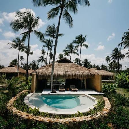 ?? *FIRST 360° EXPERIENCE* ? *PRIMITIVO HOTEL & VILLAS | ROTA ECOLÓGICA DOS MILAGRES* Uma nova forma de viver o Primitivo: em todos os sentidos. ? Em meio a um paraíso quase