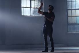 Watch Luke Bryan S Light It Up Music Video