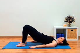 Checa nada mas las imágenes de ejercicios de pilates en casa, para que te vayas dando cuenta de los rutinas el hecho de realizar los ejercicios en casa puede tener sus ventajas y desventajas, porque aunque lo. Como Practicar Pilates En Casa Con Exito Desde Ya Respira Pilates