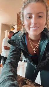 Martina Crane's Instagram, Twitter & Facebook