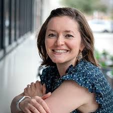 Kara Andrews's Instagram, Twitter & Facebook