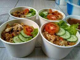 Sesuai namanya, rice bowl adalah nasi di dalam wadah atau cup yang lengkap dengan sayur dan lauk pauknya. Jual Nasi Box Rice Bowl 10rb Utk Ultah Syukuran Dll Halal Dan Murah Jakarta Selatan Iqbal Kitchen Tokopedia