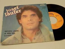 Jeho nejbližší si přejí, aby se všechno v dobré obrátilo, ale to se neděje. Josef Laufer Sbohem Lasko Ja Jedu Dal Suveren Singl Aukro
