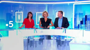 En plateau, invités et journalistes analysent les grands faits du moment mais également les sujets qui font polémique, nous permettant ainsi de mieux comprendre l'actualité sociale, politique, culturelle qui rythme notre quotidien. Programme Tv C Dans L Air Presente Par Caroline Roux