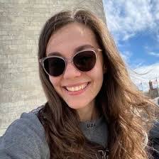 Alexa Randall's Instagram, Twitter & Facebook