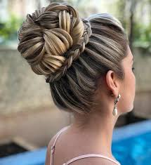 1 628 Curtidas 9 Comentarios Casar Sem Gastar Casar Semgastar No Instagram Gostaram Desse Coque In 2020 Cool Hairstyles Classy Hairstyles Quince Hairstyles