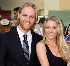 Actors wyatt russell and meredith hagner land a spanish. Wyatt Russell Meredith Hagner Are Engaged