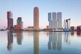 Rotterdam has also long been important as a cultural hub, its early prosperity leading to the birth of rotterdam's most celebrated citizen, the humanist erasmus, born here in 1467. Niederlande Alles Glanzt In Rotterdam Geo