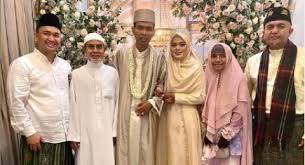 Home › gambar doa ibu bapak › gambar ibu bapa › gambar ibu bapa fatimah uk › gambar ibu gambar ibu bapa. Ustaz Abdul Somad Sah Bernikah Dengan Gadis Berusia 20 Tahun Fatimah Az Zahra Petang Tadi Malaysian Update Berita Terkini Untuk Anda