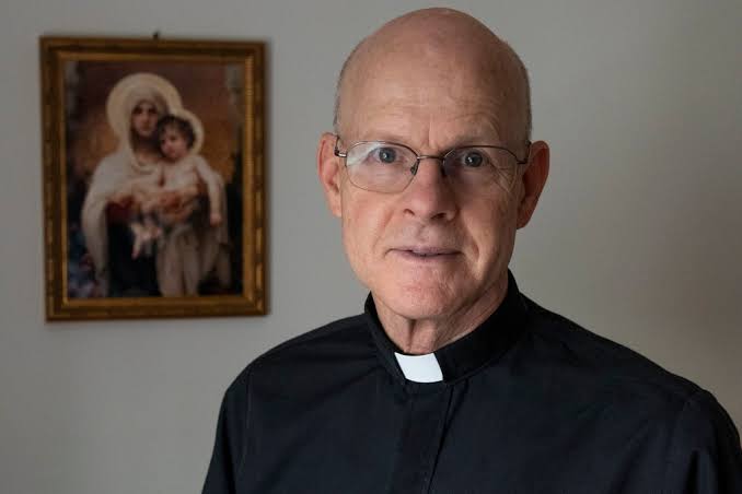 New program: 'Pray with Me' with Msgr. Stephen Rossetti - Radio Maria