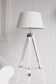 White Wooden Tripod Floor Lamp Https Www Otoseriilan Com Tripod Floor Lamps White Tripod Floor Lamp Wooden Tripod Floor Lamp
