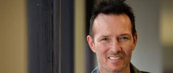 Scott Weiland's Widow Jamie Disputes His Cause Of Death: "He Didn't F*cking  Overdose"