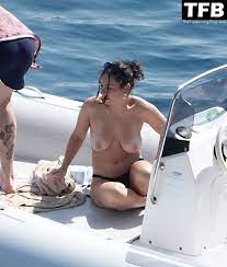 Charli XCX Shows Off Her Nude Tits on Holiday at the Amalfi Coast (21  Photos) | TheFappening