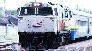 Setiap Hari, Ratusan Warga Probolinggo Menanti Kehadiran KA Komuter Surabaya
