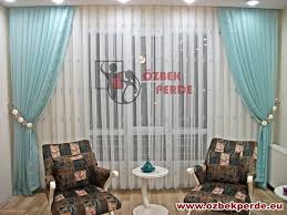 Tül perde modelleri, organze, ipek tül, keten, polyester gibi kumaşların kullanılması ile tasarlanmaktadır. Ozbek Perde Mekanlari Guzellestiren Yenilik
