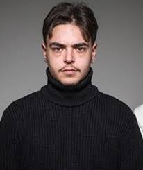 Sheila Pizzo's Instagram, Twitter & Facebook