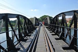 Pada tanggal 30 april 2010, kai resmi mengoperasikan ka malabar yang rangkaiannya terdiri dari kelas ekonomi, bisnis. Perasaan Sayu Menyelubungi Tatkala Menoraka Landasan Keretapi Maut Kanchanaburi Libur