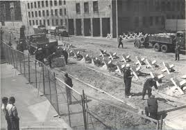 Die minister waren mitglieder des ministerrates. Berliner Mauer Fotos Raumarbeiten Haus Der Ministerien F 020985 Stiftung Berliner Mauer
