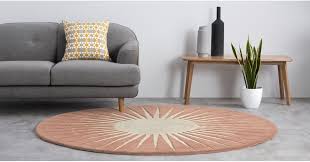Wir fertigen ihren wunschteppich in größen bis zu 500cm durchmesser an. Vaserely Runder Teppich 200 Cm Grau Teppiche Accessoires Made Com Runde Teppiche Vintage Einrichtungen Teppich