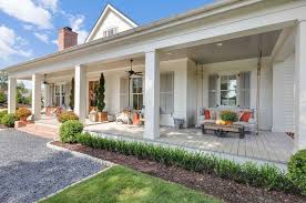 75 Rustic Farmhouse Front Porches Decorations Ideas In 2020 Modern Farmhouse Exterior Porch Design Front Porch Design