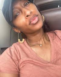 Olivia Kinney's Instagram, Twitter & Facebook