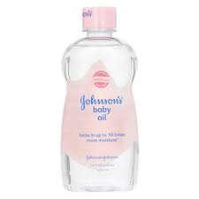 Johnson's ® baby oil locks in more moisture ideal for baby massage. 18 Baby Oil Faqs Is Baby Oil Good For Your Skin