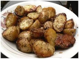 Pommes De Terre Grelot Au Beurre D Ail Et Fines Herbes Recette Ptitchef Recette Plat D Accompagnement Pomme De Terre Beurre A L Ail