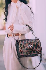 Bestie dahye skirt fashion / me and the bestie headed out. Outfit Style Street Style Classic Ladylike Silk Shirt Bow Belted Pencil Skirt Fendi Sunglasses Fendi Kan I Bag Fendi Pumps Straw Hat Gold Earrings Hallie Daily