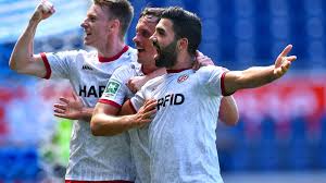Hallo, zum verkauf steht hier ein schöner rwe pokal aus handtüchern. Dfb Pokal Wie Rot Weiss Essen Der Corona Krise Trotzt