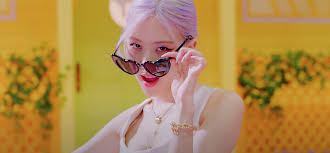 Blackpink And Selena Gomez S Ice Cream 18 Best Fashion And Beauty Looks Teen Vogue