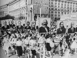 12 марта 1935, кривой рог, днепропетровская область — 3 февраля 2020, киев). Pervomajskaya Demonstraciya 1986 Goda Posle Avarii Na Chaes Arhivnye Foto Novosti Ukrainy Apostrof