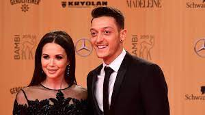 Only high quality pics and photos with mandy capristo. Mandy Capristo Aussert Sich Zur Hochzeit Von Ex Freund Mesut Ozil Stern De