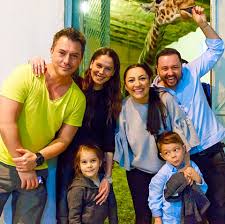Răzvan fodor are o familie minunată, iar din postările lor de pe rețelele sociale este vizibil cu ochiul liber că el și irina se iubesc extrem de mult. Fanii I Au Spus Ca Fetita Lui Razvan Fodor Se Potriveste Cu Micutul David Reactia Andrei A Cucerit Internetul Romanii Au Talent Protv