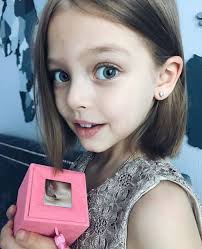 aria adli kullanicinin anna pavaga panosundaki pin cocuk modasi cocuk guzel cocuklar