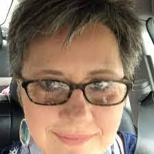 Mona Barlow's Instagram, Twitter & Facebook