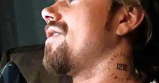 André showt vol trots zijn nieuwe aanwinst: Tattooists Look Pitifully At Neck Tattoo Andre Hazes Nice And Smart Inland World Today News