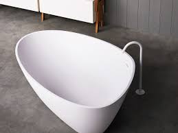 Vorwand badewanne mit schrage freistehende badewannen das muss man wissen moebel de die badewanne steht auf einem untergestell welches vorwand badewanne mit schräge : Freistehende Badewannen Das Muss Man Wissen Moebel De