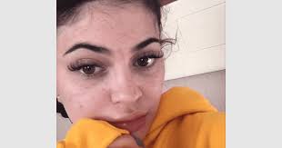 Irene Kim, bianca Heinicke, irina Shayk, selfie Stick, kendall Jenner,  highheeled Footwear, selfie, Social media, celebrities, skin