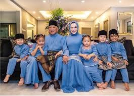 View datin seri norita dato sujak's genealogy family tree on geni, with over 200 million profiles of ancestors and living relatives. Rezeki Anak Ramai Meriahnya Syawal 4 Jelitawan Berstatus Datin Ini Dalam Norma Baharu Nona