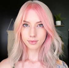 Cassie Draper in persona