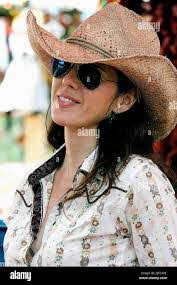 Maggie Wild's Instagram, Twitter & Facebook