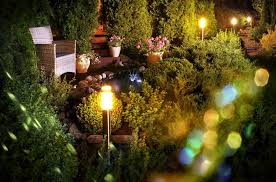 Hilfreich ist auch, nicht nur theoretisch zu planen, sondern zunächst mit provisorischen leuchten verschiedene optionen durchzuspielen. Beleuchtung Im Garten Darf Nachbarn Nicht Storen