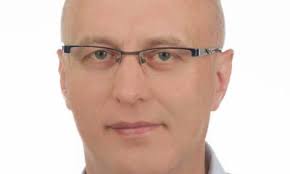 Uderz w stół, a słabi egzaminatorzy się odezwą. Ad vocem szarży Roberta  Dorosza