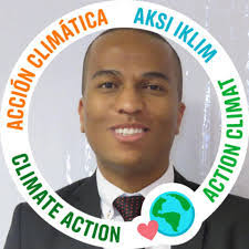 Gwen Dillihunt's Instagram, Twitter & Facebook