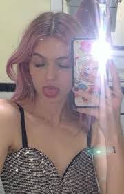 Deena Page's Instagram, Twitter & Facebook