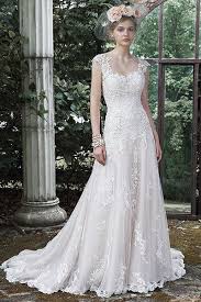 25 Wedding Dresses That Are Perfect For Curvy Brides Wedding Dresses Wedding Dress Styles Maggie Sottero Wedding Dresses