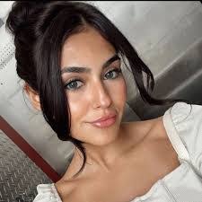 Karen Ospina's Instagram, Twitter & Facebook