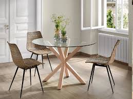 Already a solid wood table with the same measures costs around $ 700, without the chairs. Decor Ideas For Glass Dining Tables Kave Home