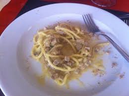 La carbonara è un sugo ipercalorico, con una prevalenza lipidica alla quale si accodano l'apporto di proteine (ad alto valore. Carbonara Al Tonno Picture Of Maramau Torre Suda Tripadvisor