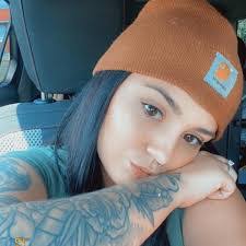 Gina Barnhart's Instagram, Twitter & Facebook